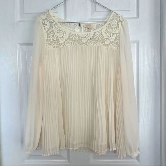 Sundance Tops - Sundance Cream Lace Pleated Blouse Sz M NWOT
